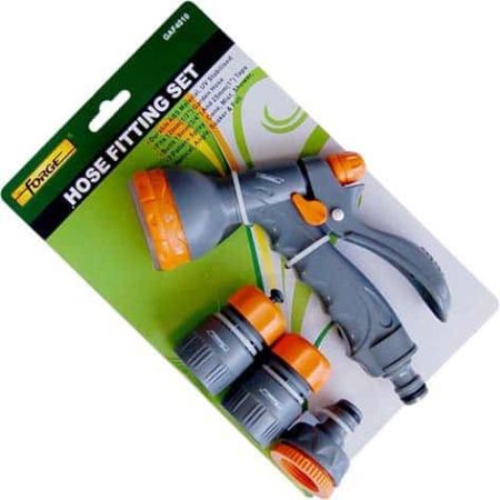 Garden hose fitting set with spray nozzle